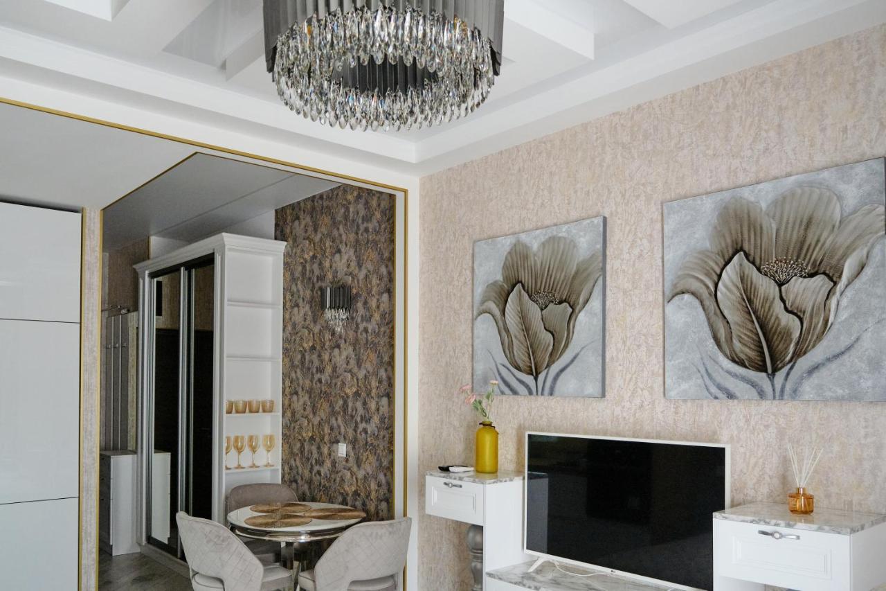 Luxury Apartments Sea View Julymia Odessa Exteriör bild